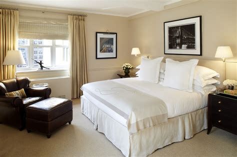 dayroom hotels